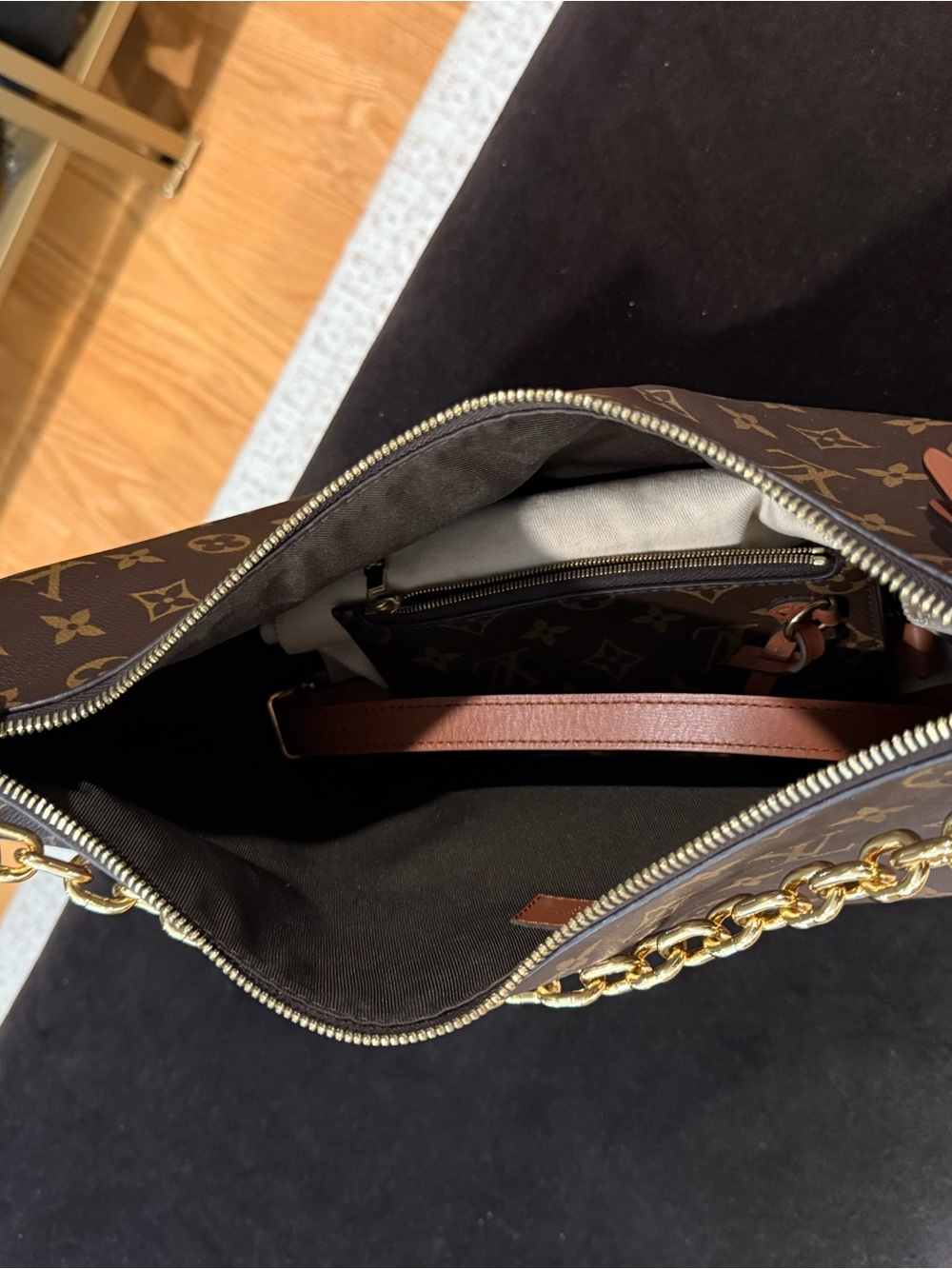 Louis Vuitton Loop Hobo Monogram Canvas - Picture 8 of 16